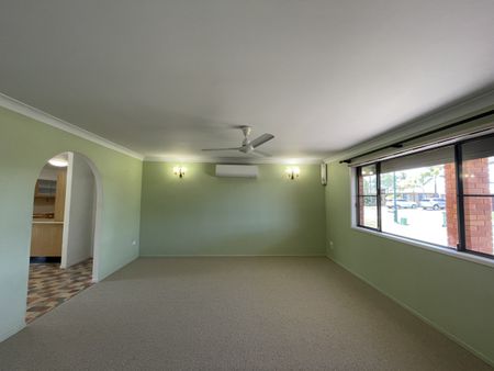 Brick home close to Schools and Sporting Grounds - Photo 2