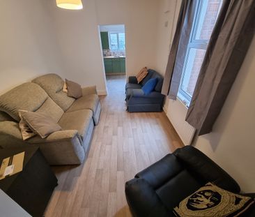 5 Bed Student Accommodation - Photo 1