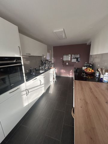 5-ROOM HOUSE IN UEBERSTORF (FR), FURNISHED, TEMPORARY - Foto 2