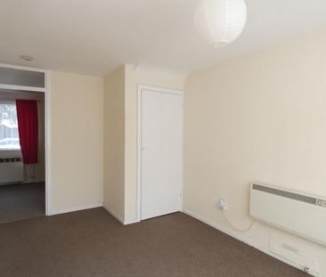 1 bedroom ground floor flat to rent - Photo 1