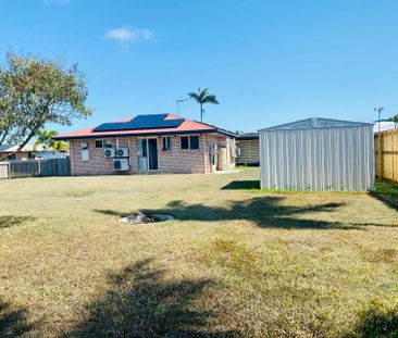 Fully Air Conditioned, Spacious, Modern Home in Super Convenient Lo... - Photo 3