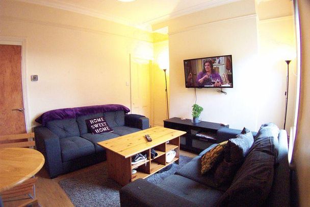4 bedroom terraced house to rent - Photo 1