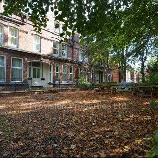 14 Bedroom Student House Properties Hyde Park Leeds - Photo 1