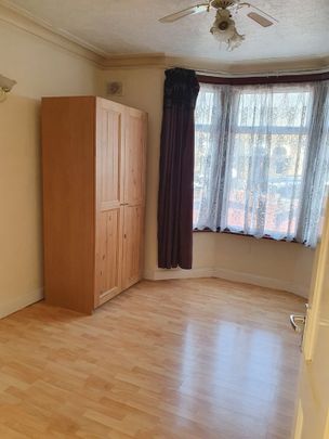 3 Bed Terraced House, Outram Road, E6 - Photo 1