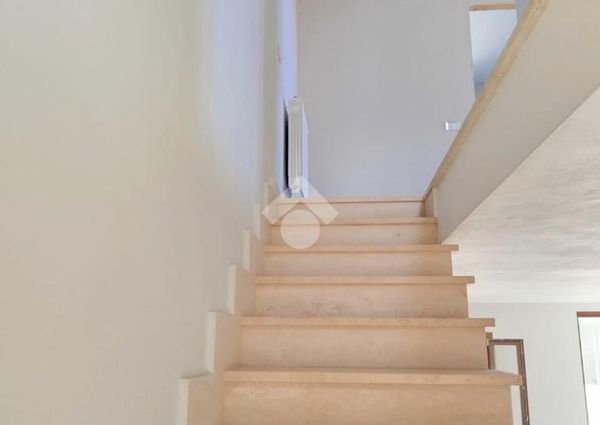 Porzione di bifamiliare in affitto