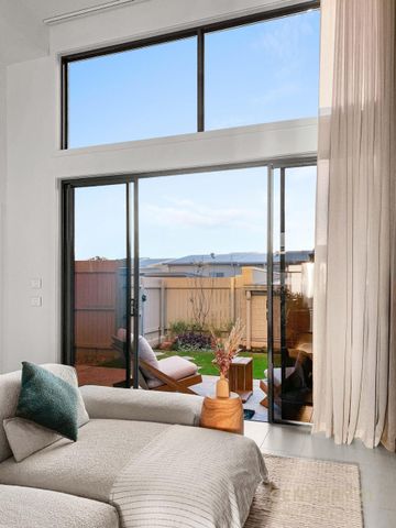 Stunning Tri-Level Townhouse - Photo 5