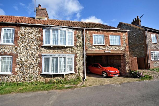3 bedroom end of terrace house to rent - Photo 1