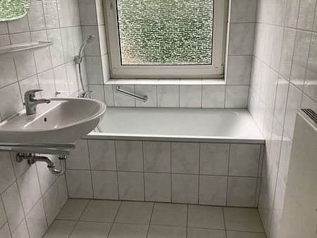 Schöne 3-Zimmer-Wohnung mit Balkon und Blick ins Grüne! - Foto 3