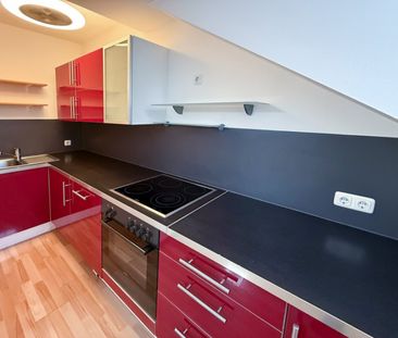 Gemütliche DG-Wohnung in Bahnhofsnähe mit Carport & Gartenmitbenütz... - Foto 2