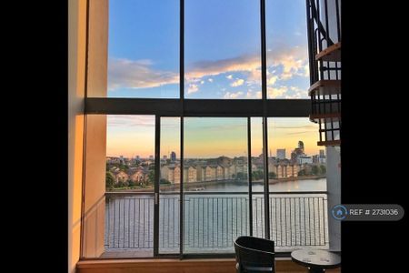 1 bedroom in a flat share to rent - Photo 3