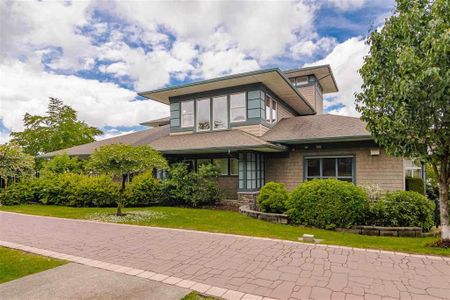 Two Bed Townhouse with Garage and Leisure Facilities in Cloverdale - Photo 2