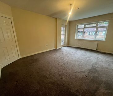 3 bedroom flat to rent - Photo 1