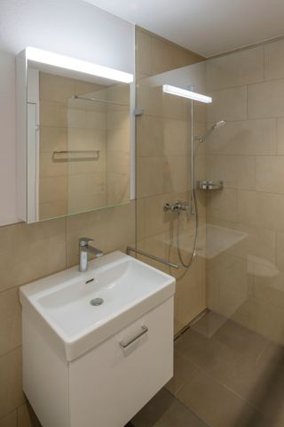 2.5 Zimmer, 65 m², 1. Stock - Foto 4