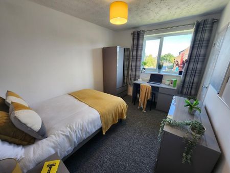 6 bedroom end of terrace house to rent - Photo 5