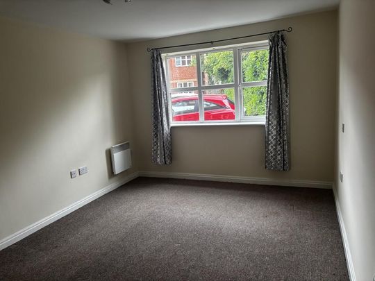 2 bedroom ground floor flat to rent - Photo 1