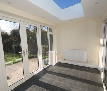 Mayford, Woking - Photo 5