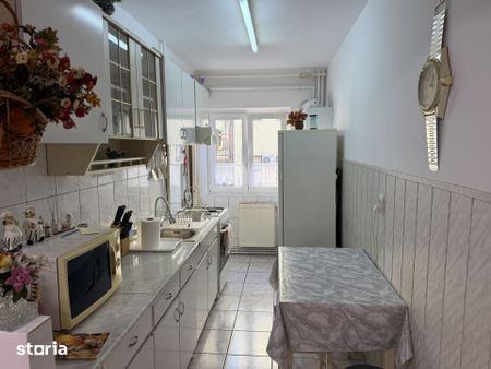 ap renovat 2 camere Vasile Aaron str Muncel - Fotografie 4