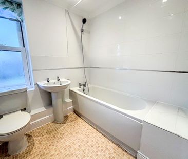 Hemingford Lodge, St Ives - Photo 4