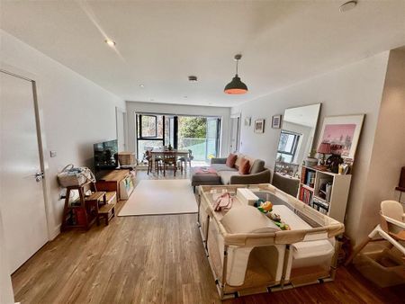 2 bedroom apartment to rent - Photo 3