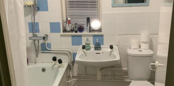 Beaconsfield, TF3 1 NH - £625 pcm - Photo 2