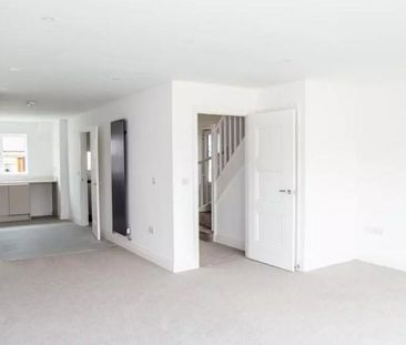 3 bedroom semi-detached house to rent - Photo 2