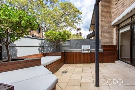North Facing Two Bedroom Townhouse With Terrace - Photo 5