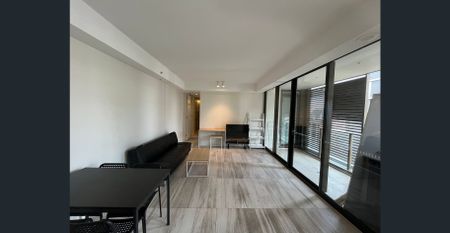 Two Bedroom Apartment in The Quay Sydney CBD. - Photo 2