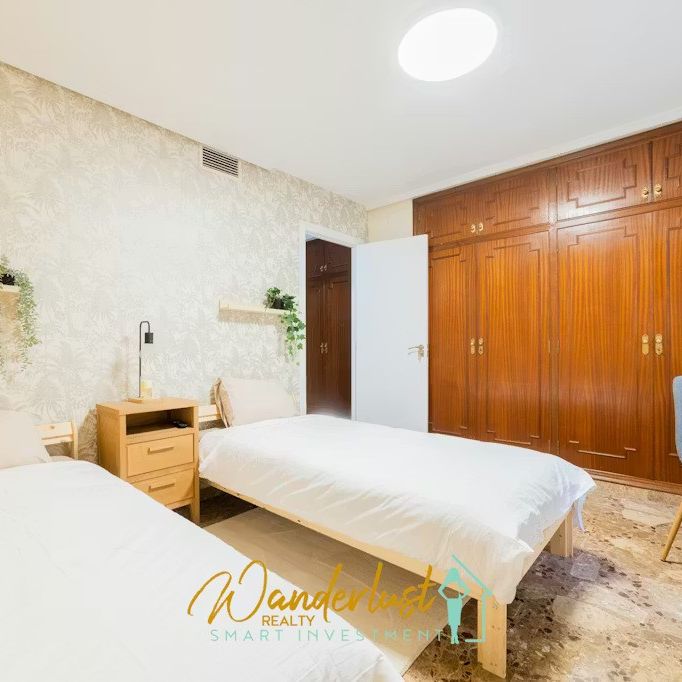 Carrer de Sant Vicent Màrtir, Valencia, Valencian Community 46002 - Photo 1