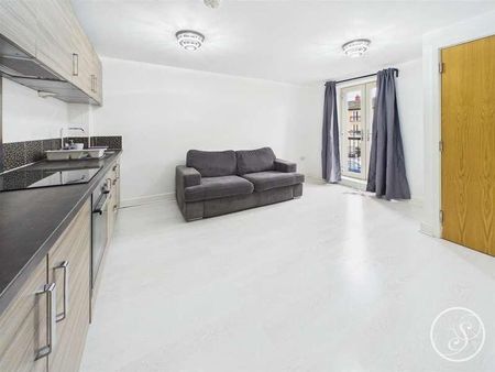 Holts Crest Way, Leeds, LS12 - Photo 2