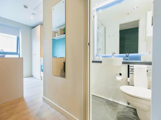 Studio to rent - Photo 1