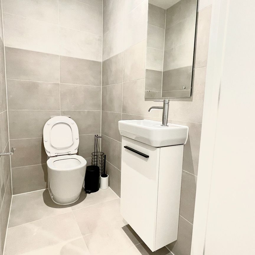 2 Bed Flat, Menara Point, E16 - Photo 1