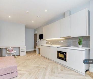 Studio to rent - Photo 5