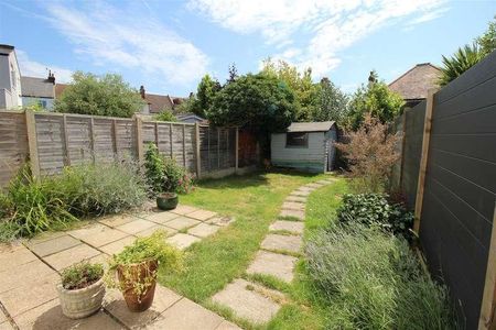 Somerville Gardens, Leigh On Sea, Essex, SS9 - Photo 5