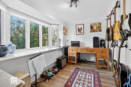 5 bedroom detached house to rent - Photo 3