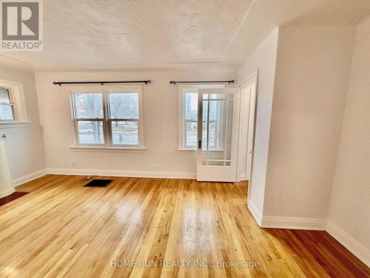 704 BROOKFIELD ROAD - Photo 1