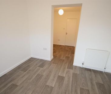 3 bedroom apartment to rent - Photo 6