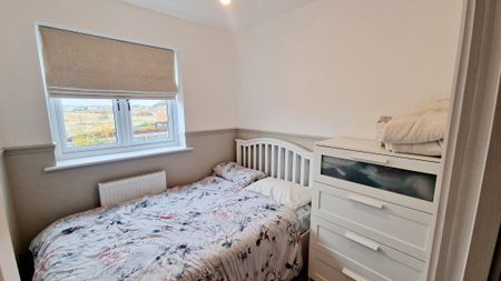 PETERBOROUGH - Photo 4