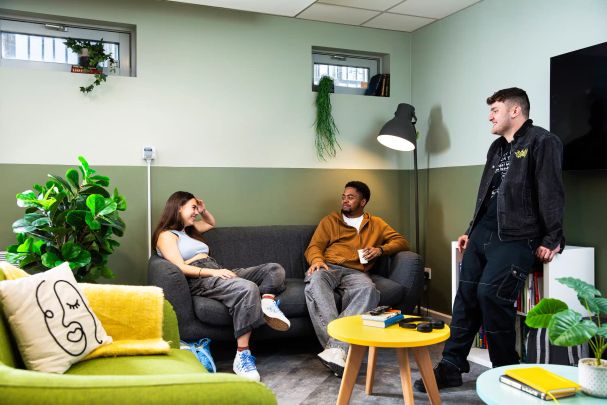 Medium High Double Ensuite - Photo 1