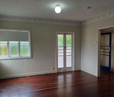 1 Newbolt Street, 4121, Holland Park Qld - Photo 1