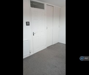 1 bedroom semi-detached house to rent - Photo 2