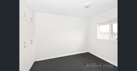 2 BEDROOM APARTMENT IN A GREAT LOCATION - Photo 2
