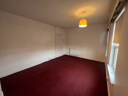 3 Bed House - Terraced - Photo 4