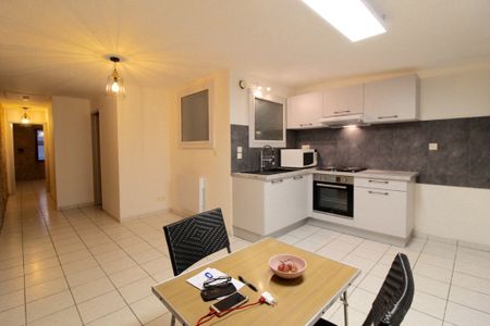 Location Appartement 3 pièces 52m² - Photo 2