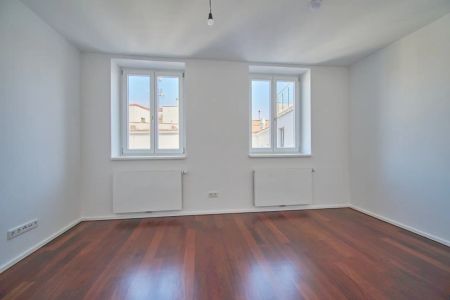 TRAUMHAFTE DG-WOHNUNG MIT BLICK AUF DIE KARLSKIRCHE! - Foto 5