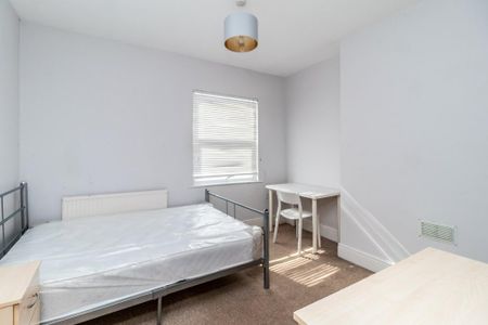 8 bedroom townhouse to rent - Photo 5