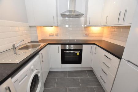 2 bedroom apartment to rent - Photo 4