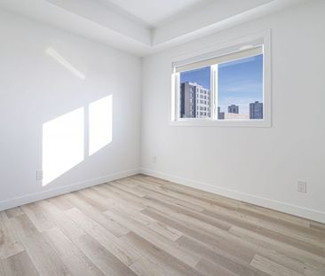 Jersey: Black Accents – 196 Colony, Winnipeg, MB - Photo 3