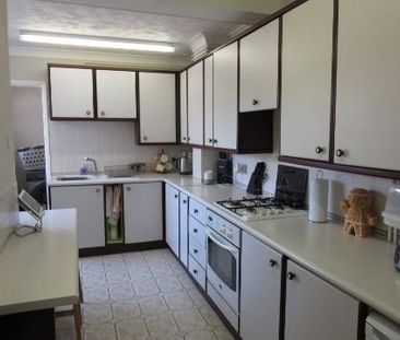 3 bedroom terraced house to rent - Photo 6