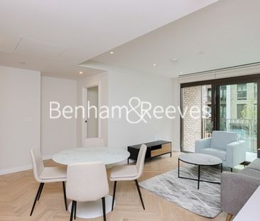 2 Bedroom flat to rent in Saxon House, Parkland Walk, SW6 - Photo 2