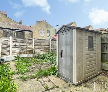 3 bedroom terraced house to rent - Photo 4